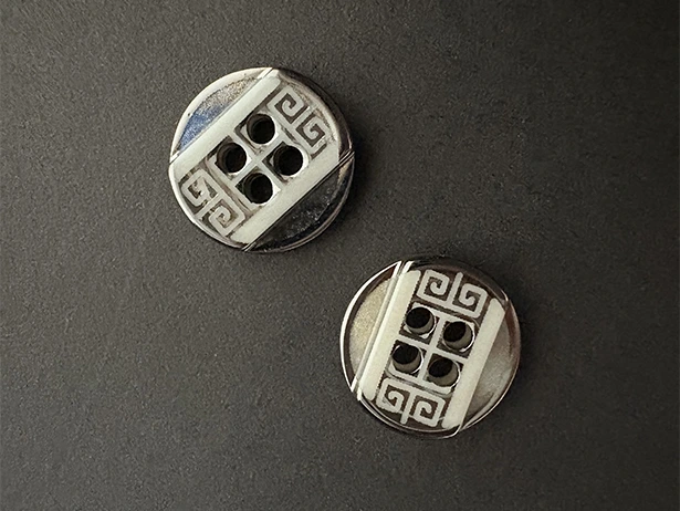 Polyester-Resin-Buttons-2
